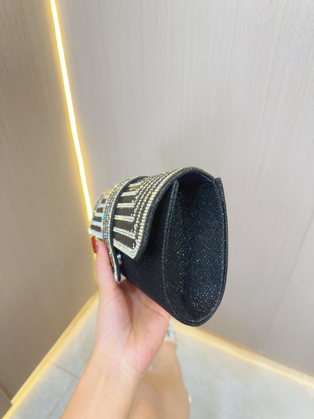 حقيبة يد مسائية لامعة مرصعة بأحجار الراين 