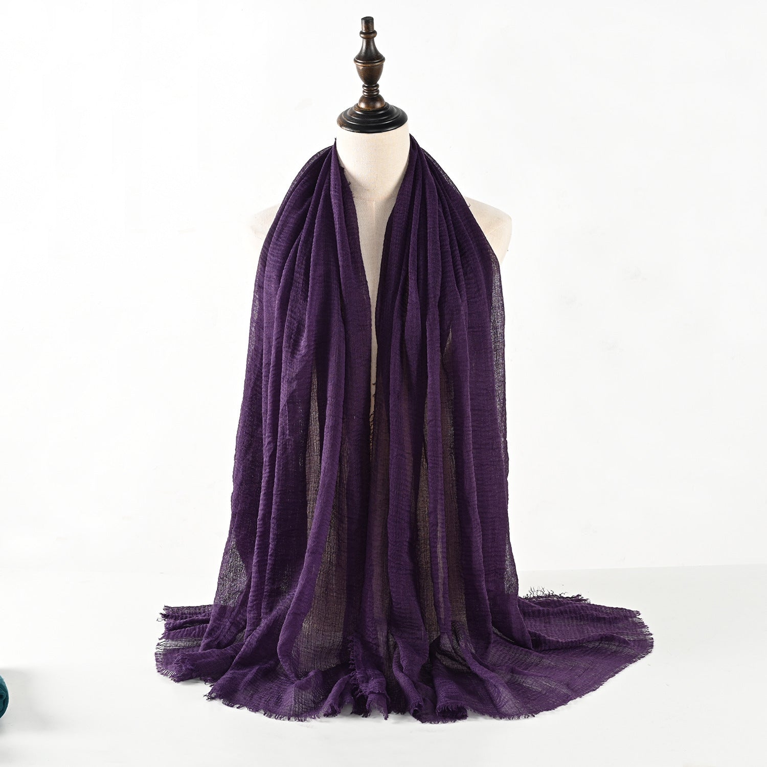 حجاب من القطن والكتان المجعد مكون من 40 لونًا