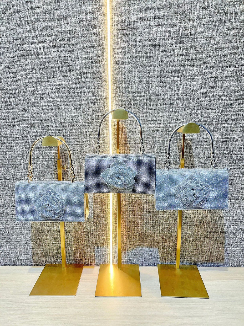 حقيبة يد صغيرة مربعة على شكل زهرة 