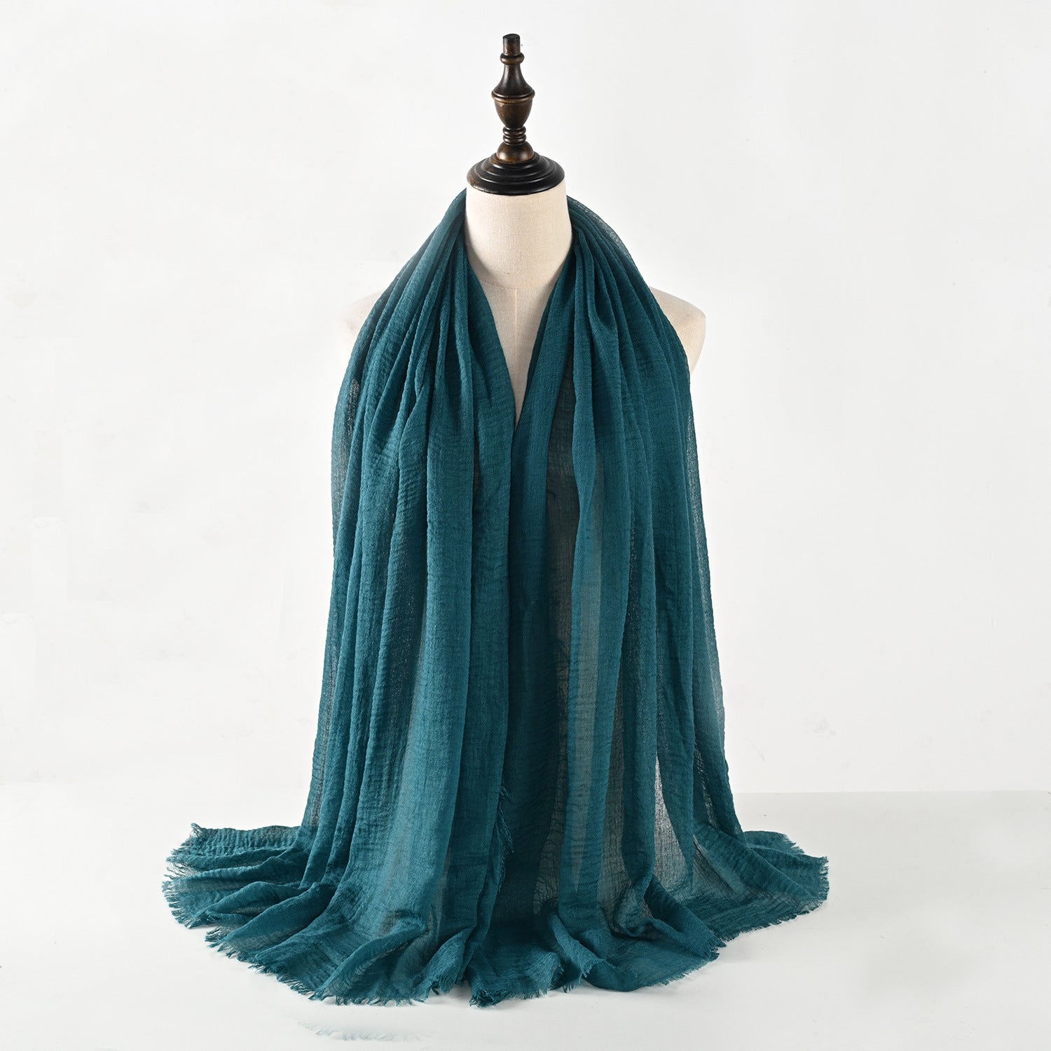 حجاب من القطن والكتان المجعد مكون من 40 لونًا