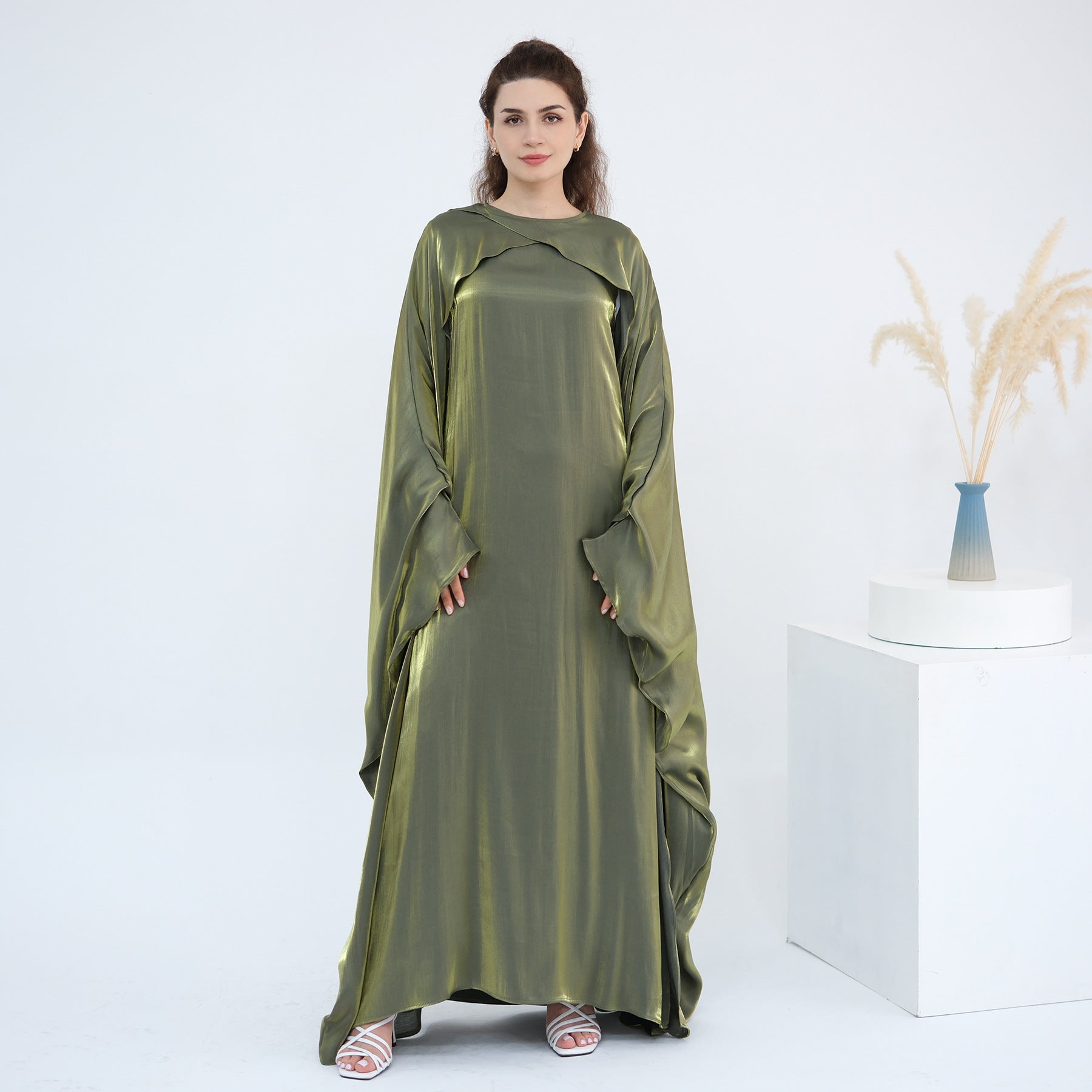 Solid Color Beaded Elegant Long Robe Abaya