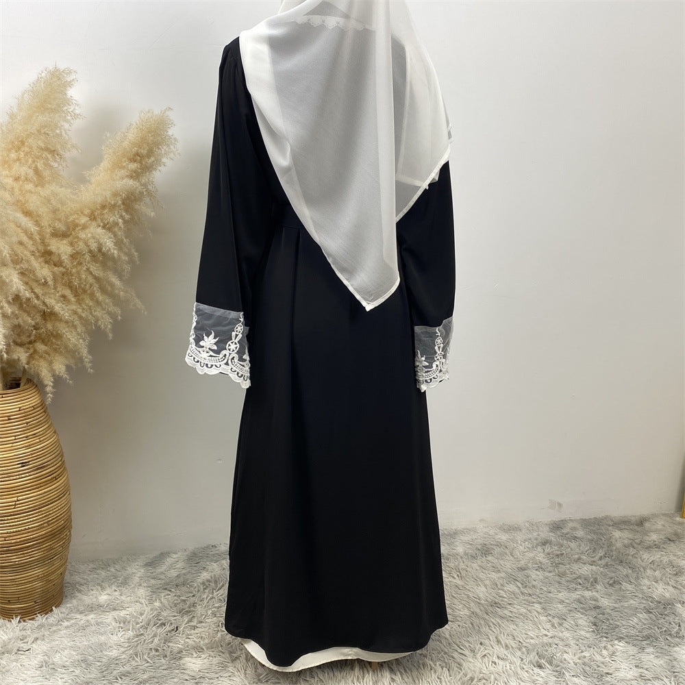 عباية مزينة بالدانتيل