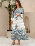 قفطان أبيض بلمسات زهرية