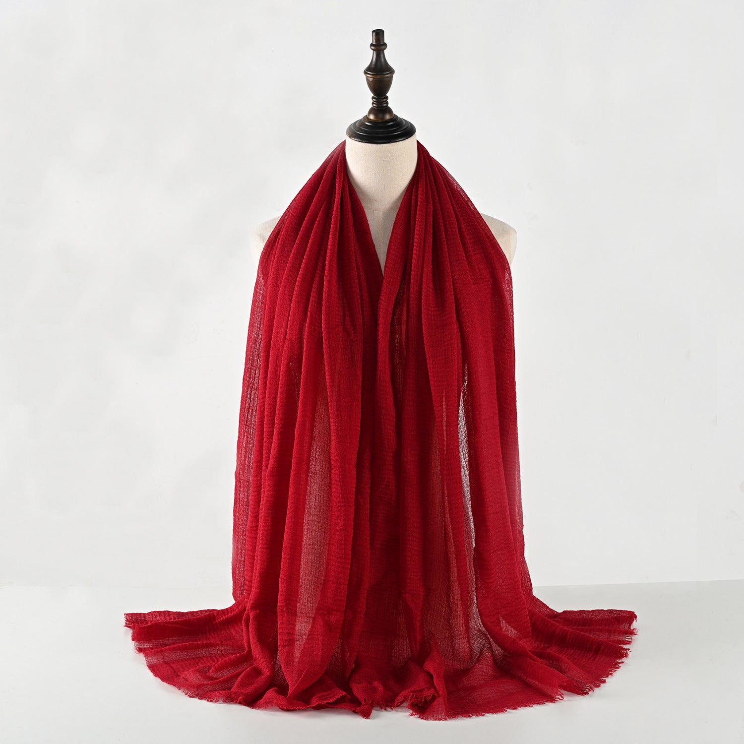 حجاب من القطن والكتان المجعد مكون من 40 لونًا