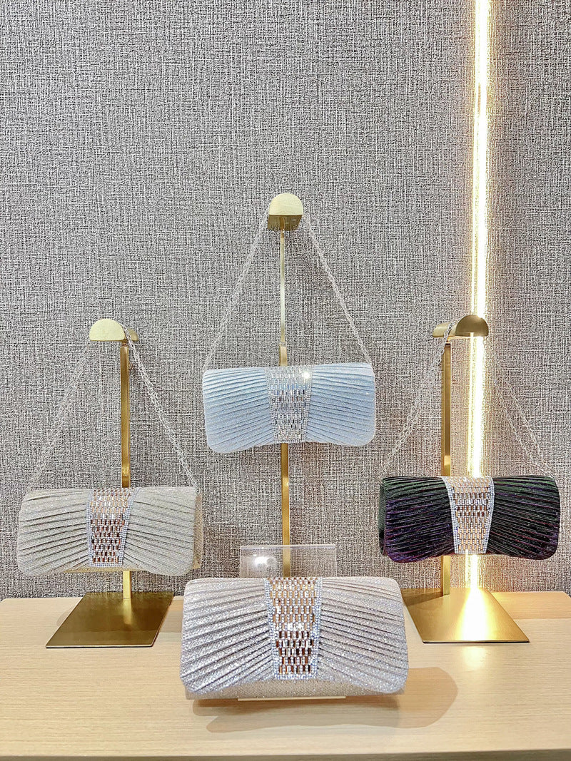 حقيبة يد كلاتش بسلسلة قطرية 