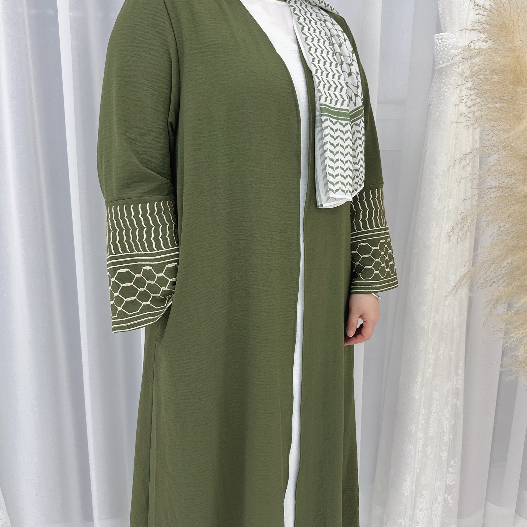 Exquisite Geometric Shapes Abaya
