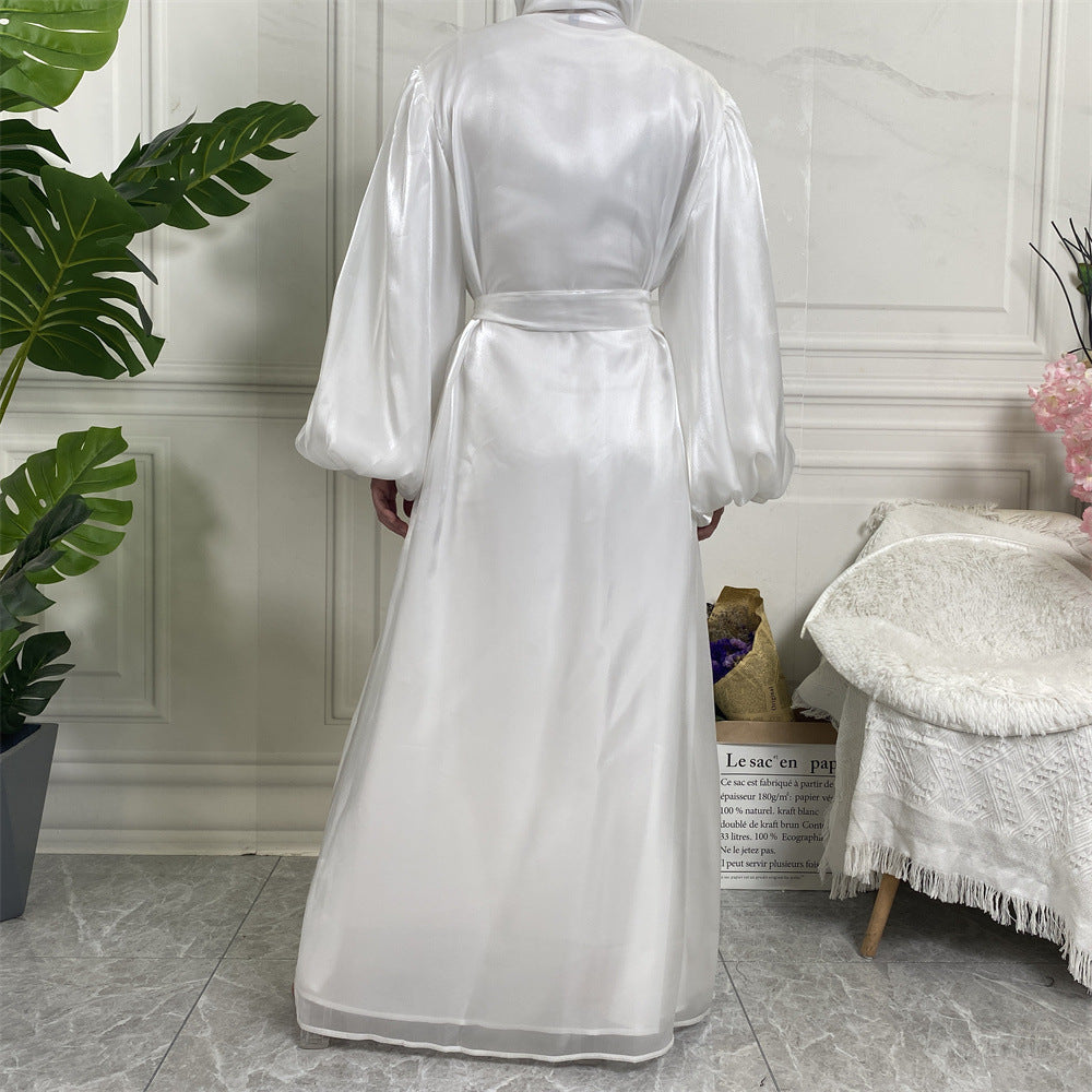 عباية مفتوحة بأكمام فانوس من الحرير اللامع