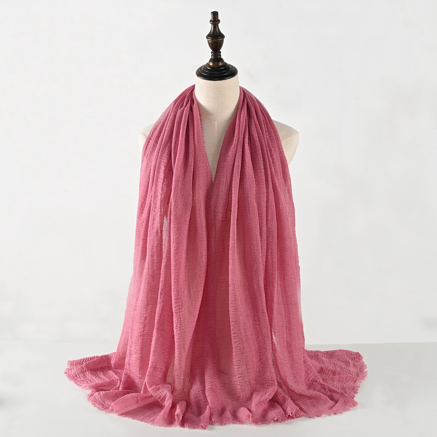 حجاب من القطن والكتان المجعد مكون من 40 لونًا