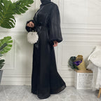 عباية مفتوحة بأكمام فانوس من الحرير اللامع