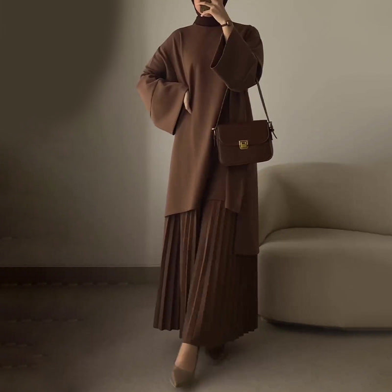 طقم بلوزة بياقة دائرية وتنورة مطوية