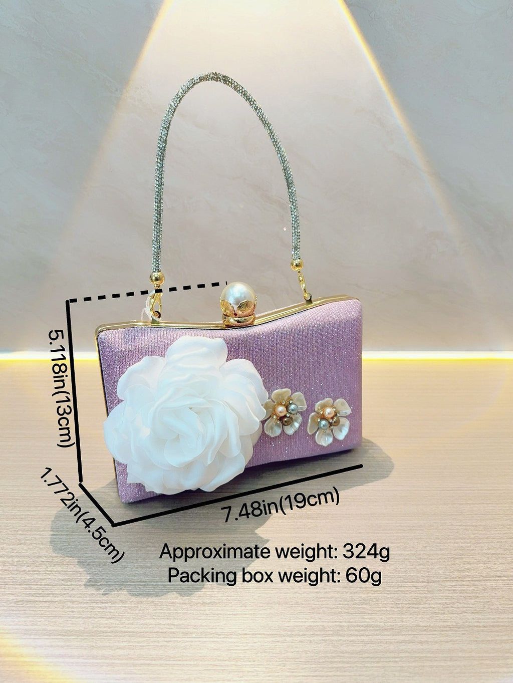 حقائب يد مزينة باللؤلؤ والزهور ثلاثية الأبعاد 