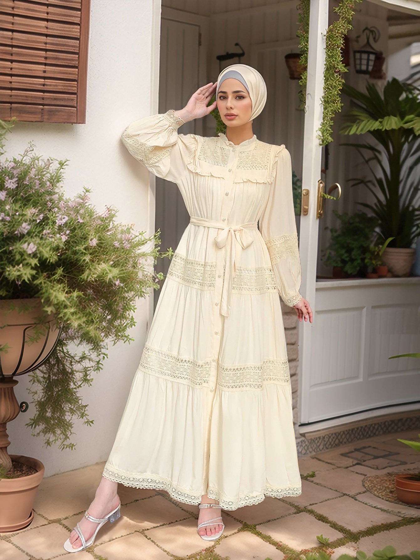 Lace Cutout Stand-up Neck Abaya