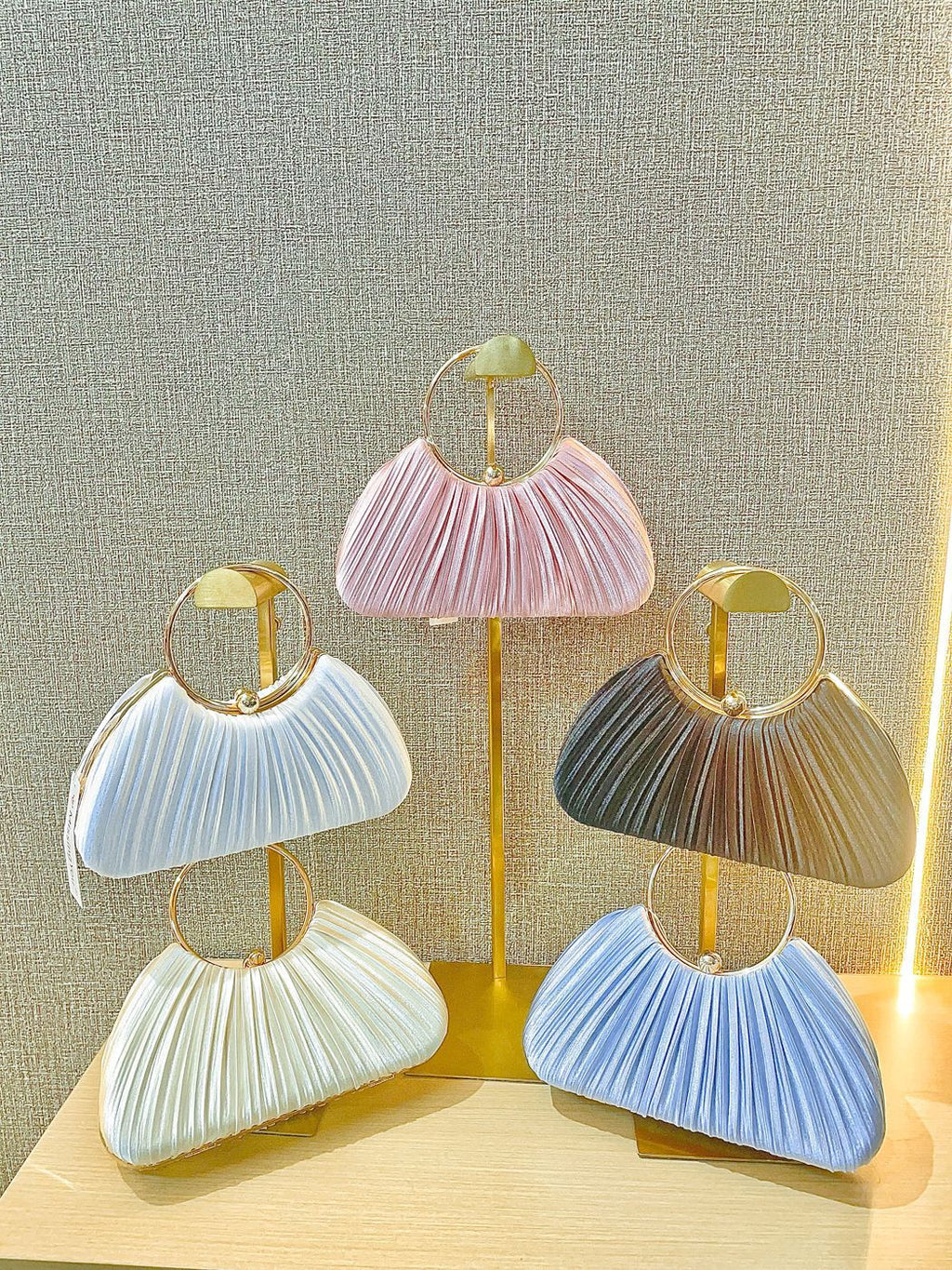 حقيبة يد أنيقة مطوية 