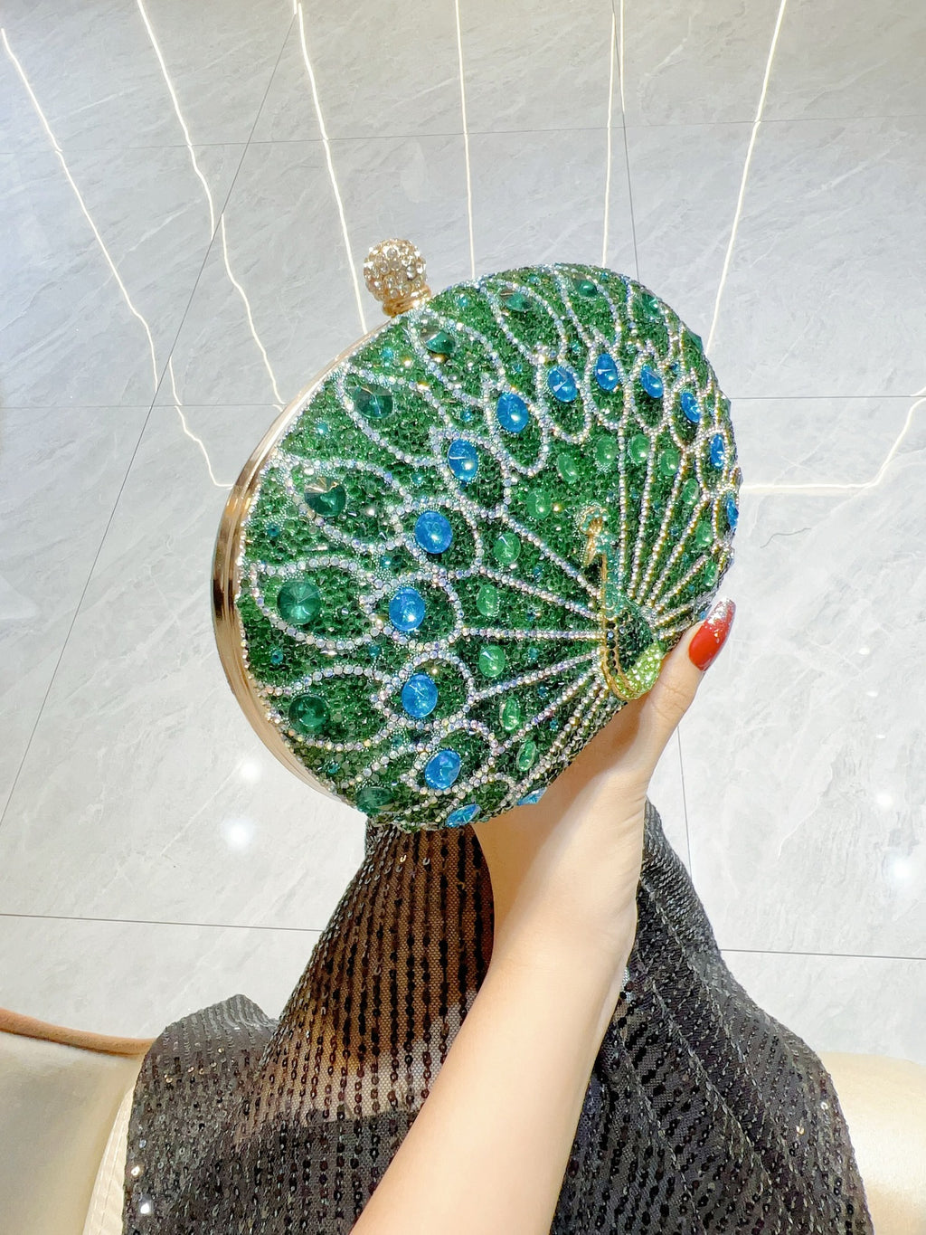 حقيبة يد لامعة مرصعة بأحجار الراين 