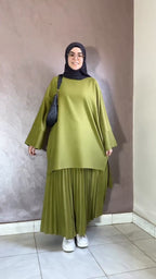 Round Neck Top & Pleated Skirt Set