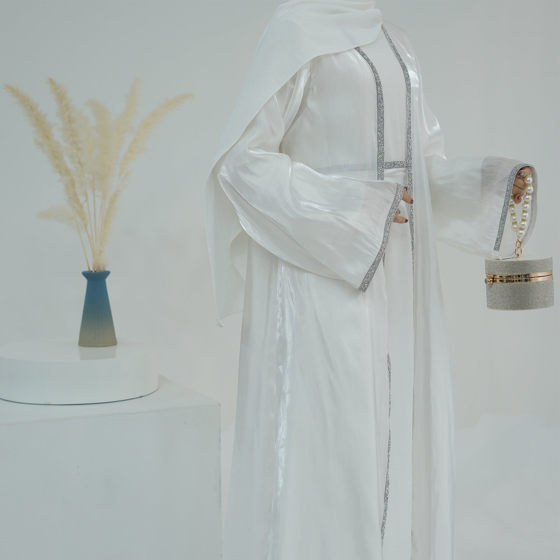 عباية تول خفيفة مع حجاب 