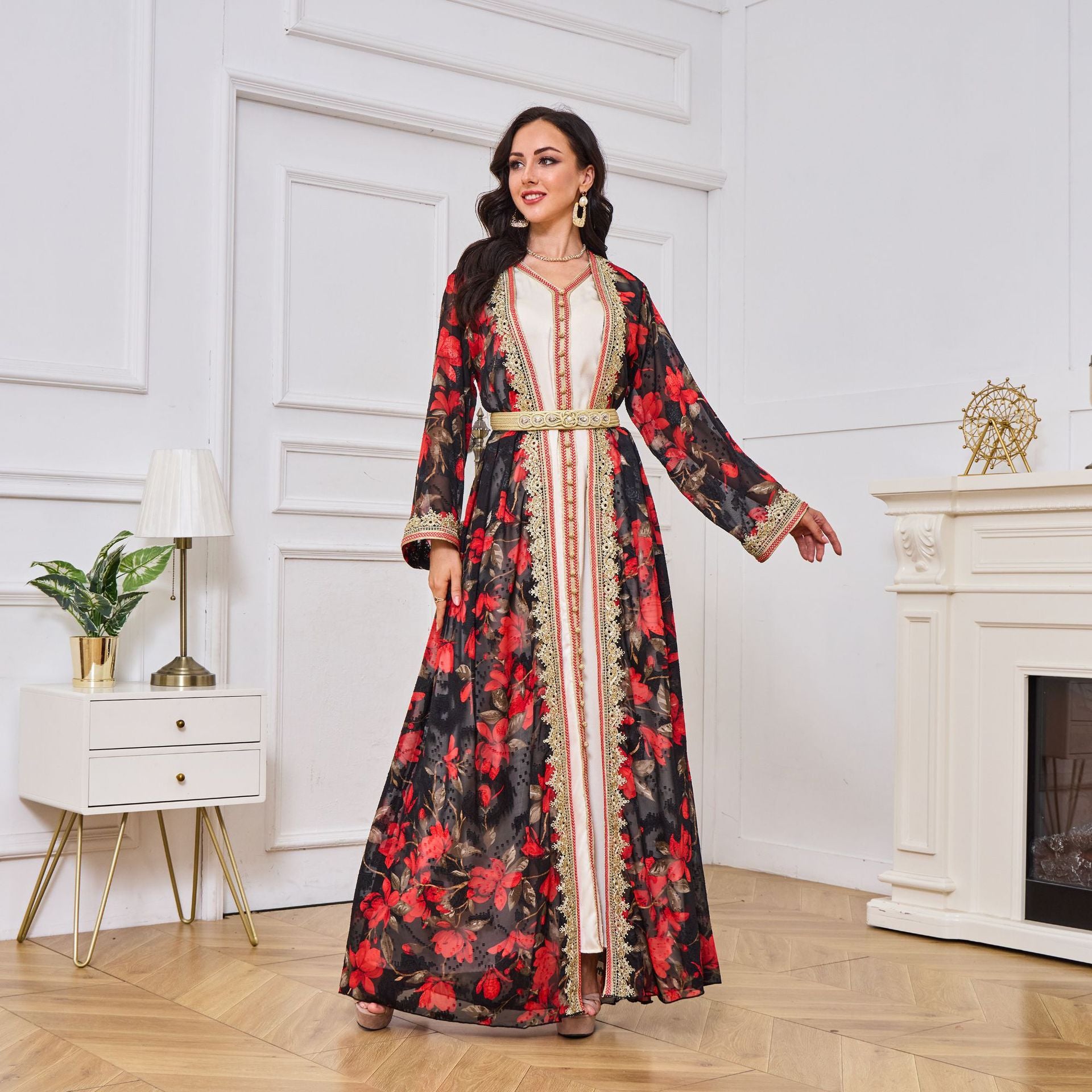 عبايات حمراء مطبوعة