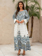 قفطان أبيض بلمسات زهرية