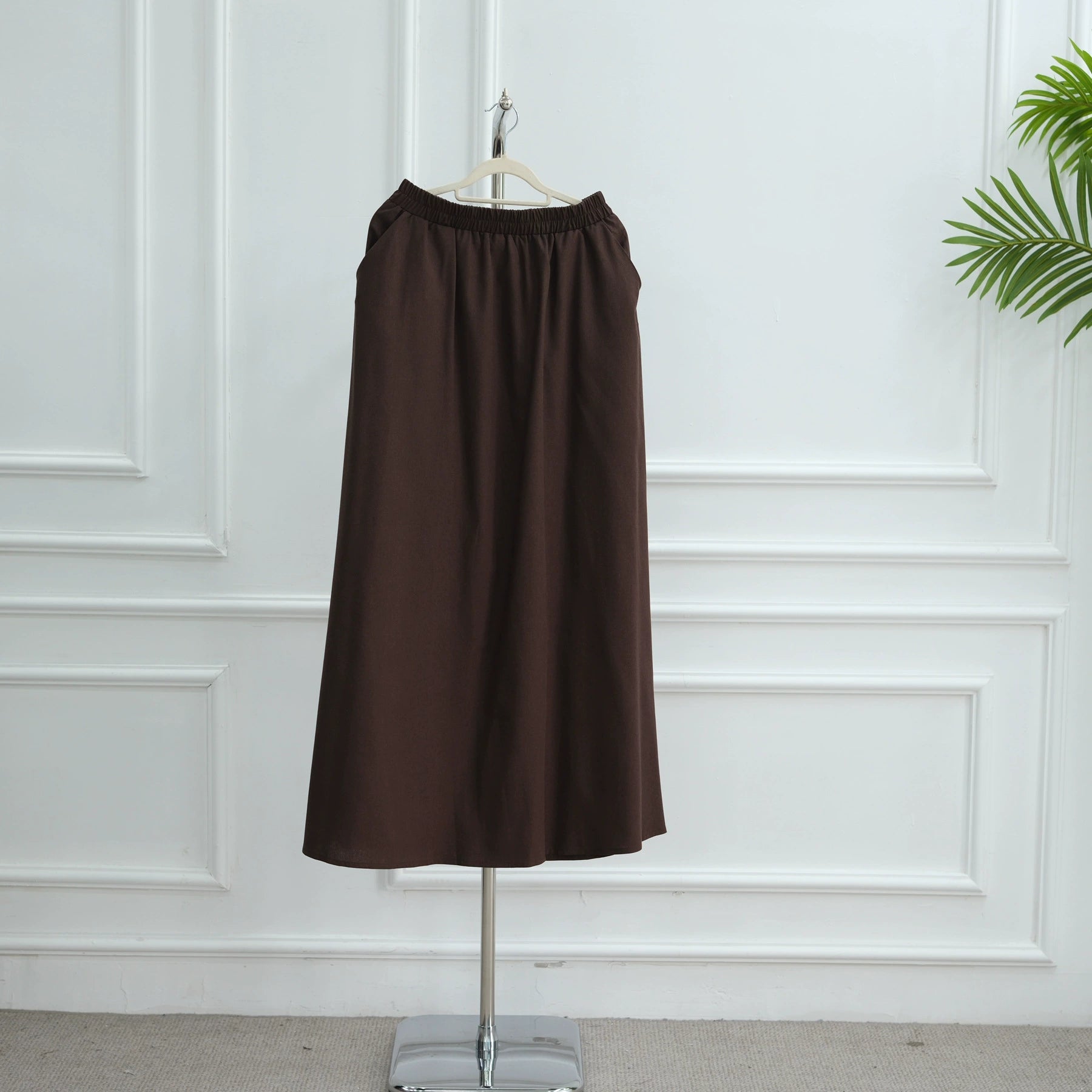 Elegant Top Paired with Fashionable Skirt Abaya