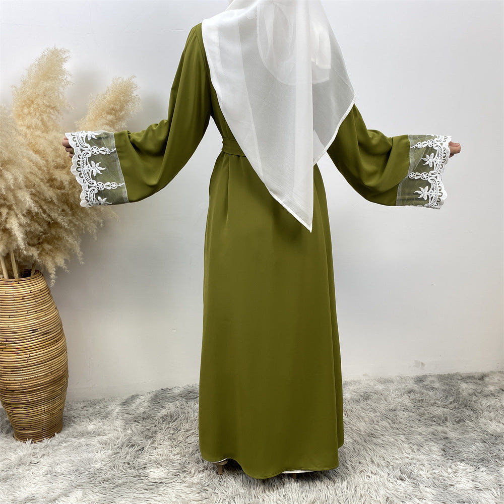 عباية مزينة بالدانتيل