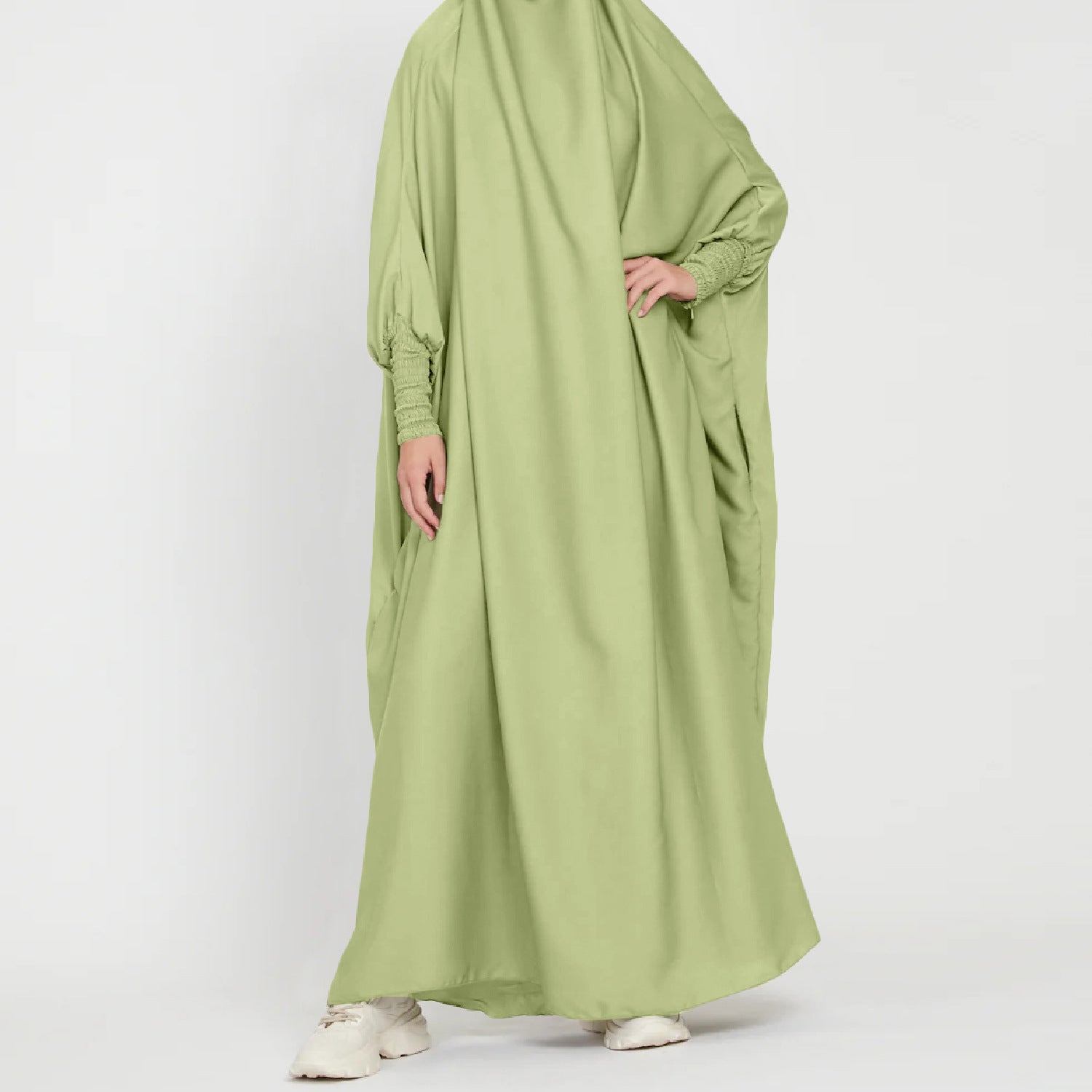 عباية من قطعة واحدة بلون سادة