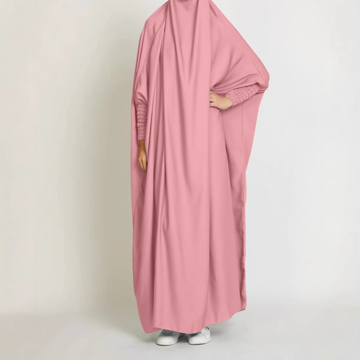 عباية من قطعة واحدة بلون سادة
