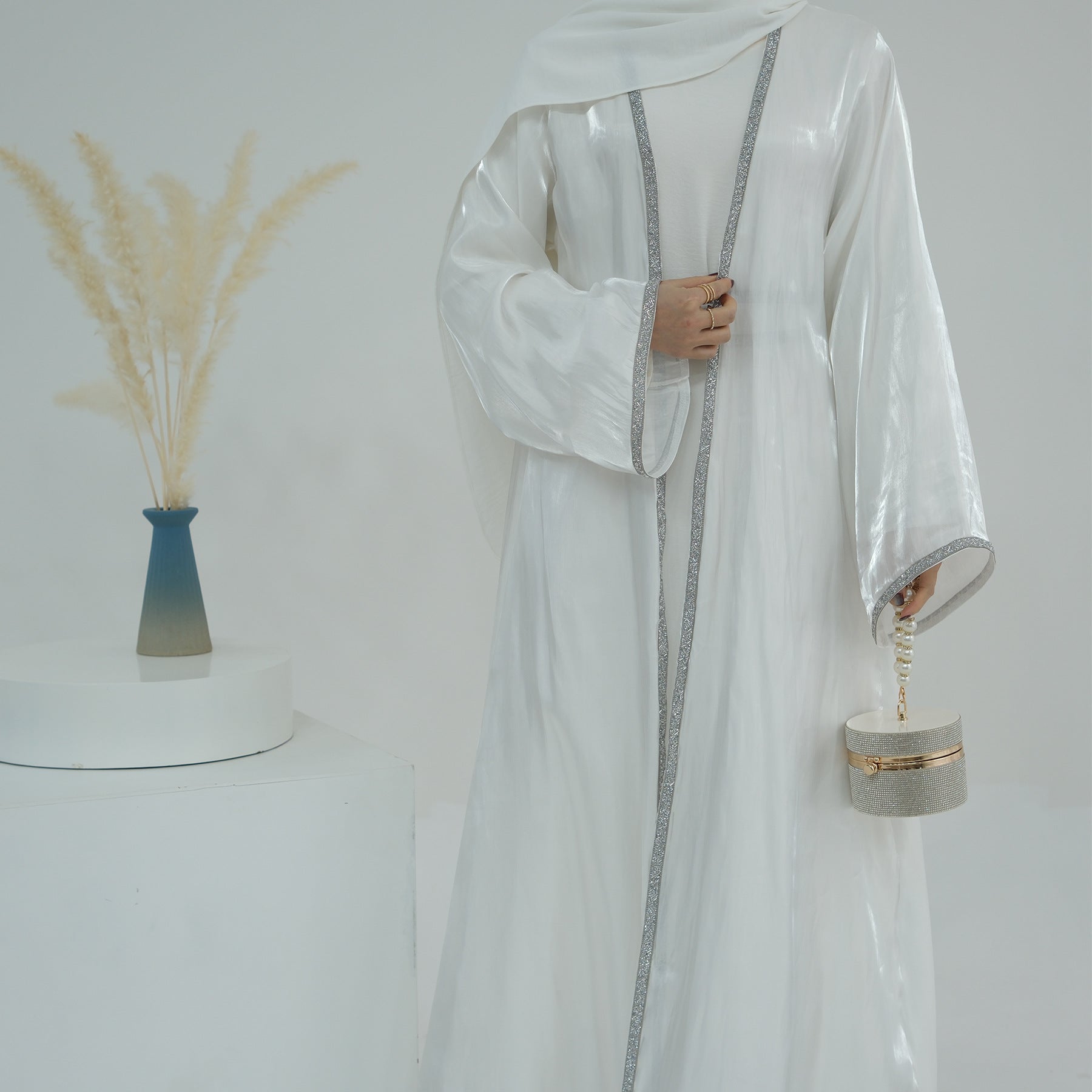 عباية تول خفيفة مع حجاب 