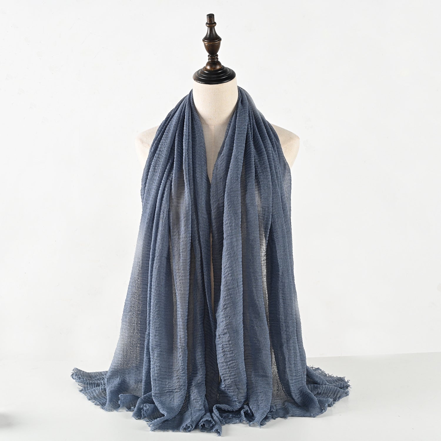 حجاب من القطن والكتان المجعد مكون من 40 لونًا