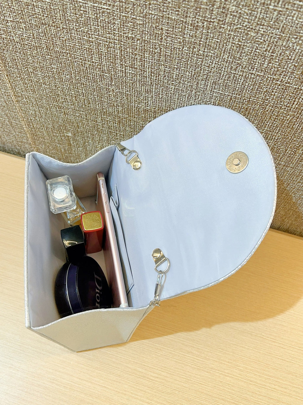 حقيبة عشاء قطرية مرصعة بأحجار الراين 