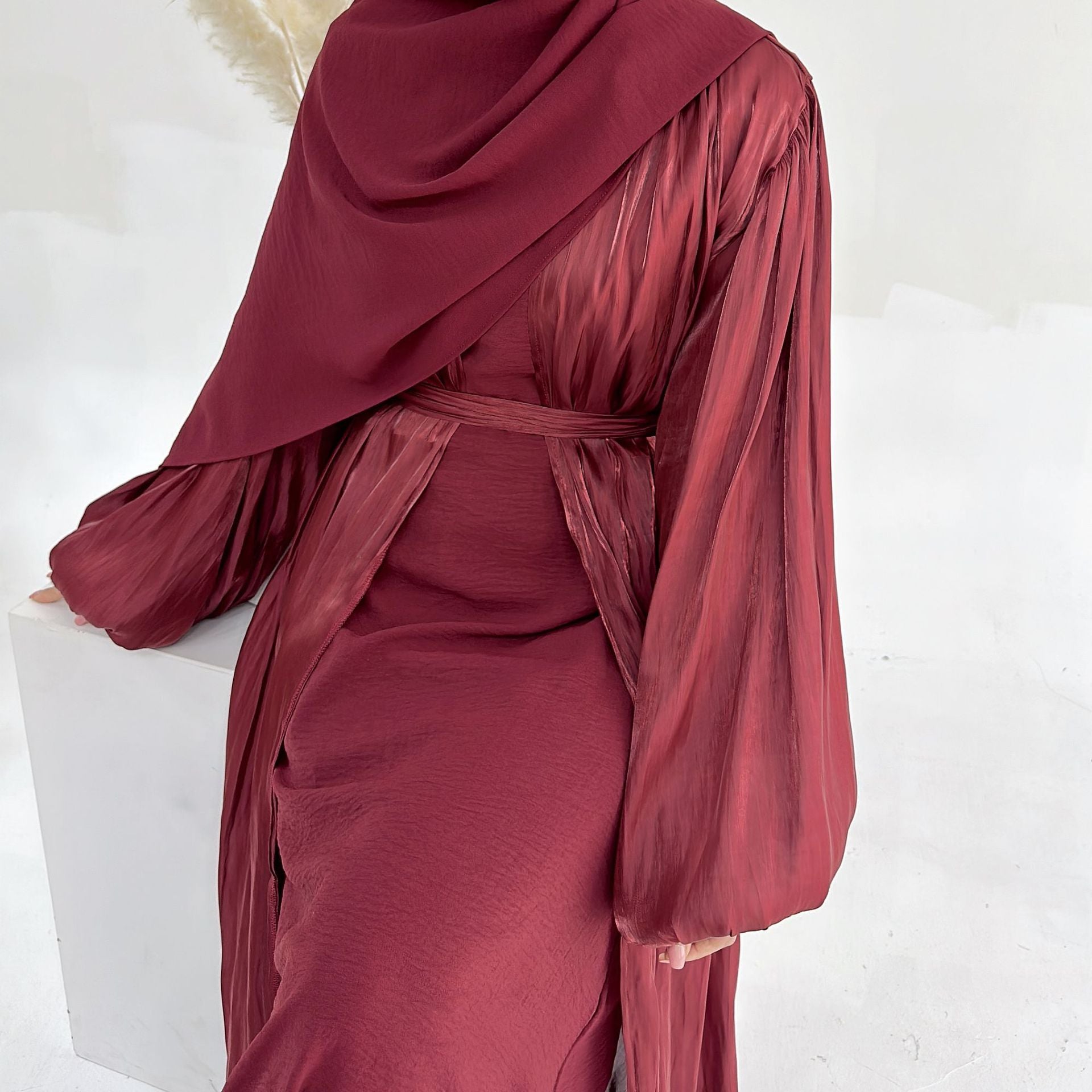 عباية كارديجان أنيقة مع الحجاب