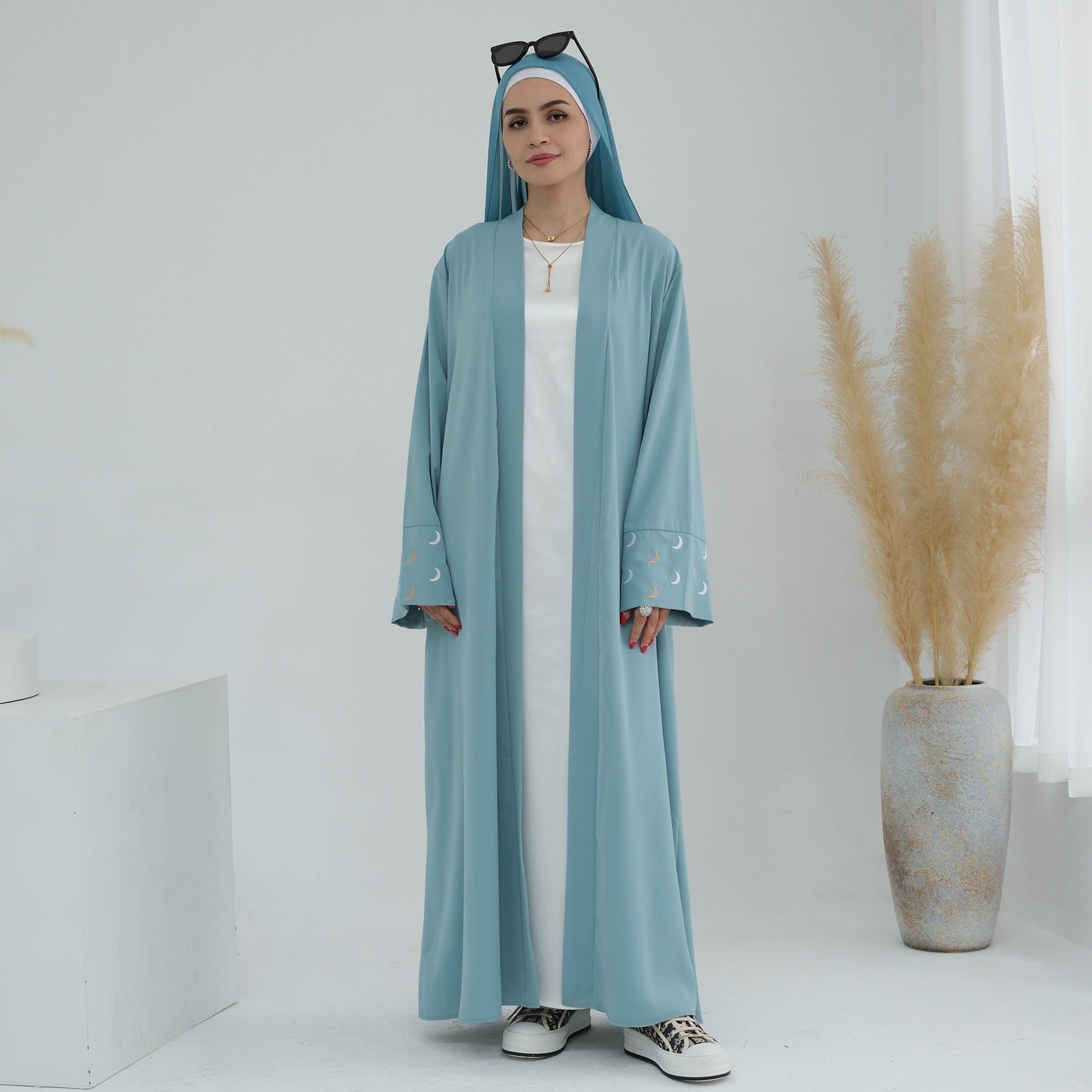 Moon Embroidery Elegant Cardigan Abaya