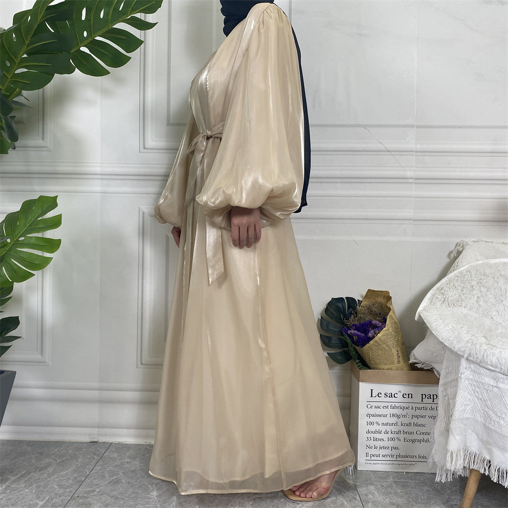 عباية مفتوحة بأكمام فانوس من الحرير اللامع