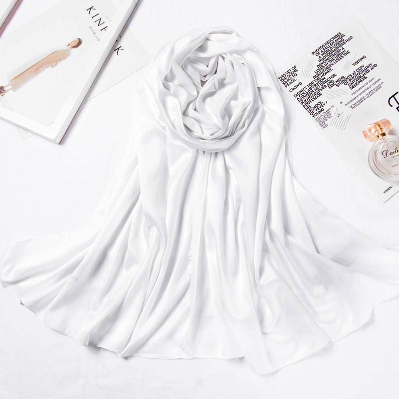 حجاب من الحرير الصناعي بلون سادة