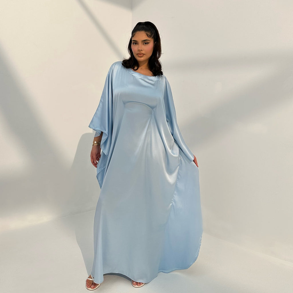 عباية بأكمام طويلة 