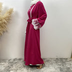 عباية مزينة بالدانتيل