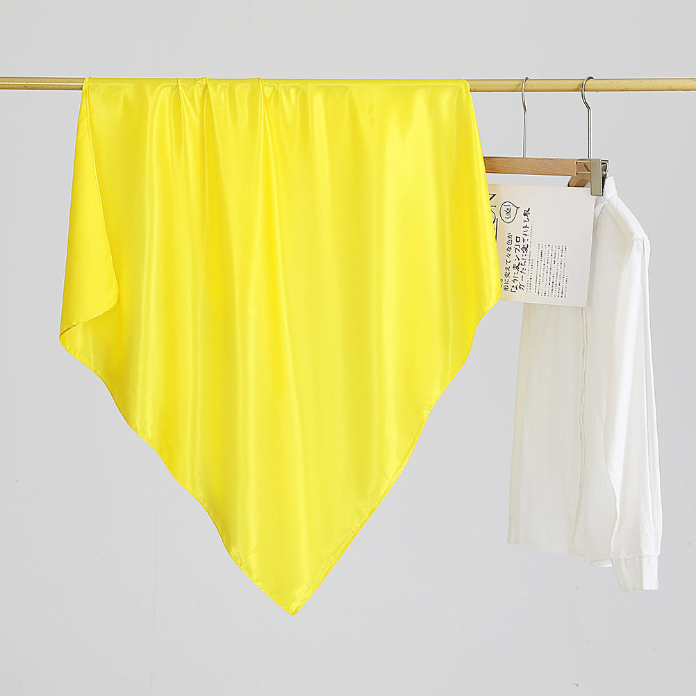 حجاب مربع من الحرير أحادي اللون 90 سم