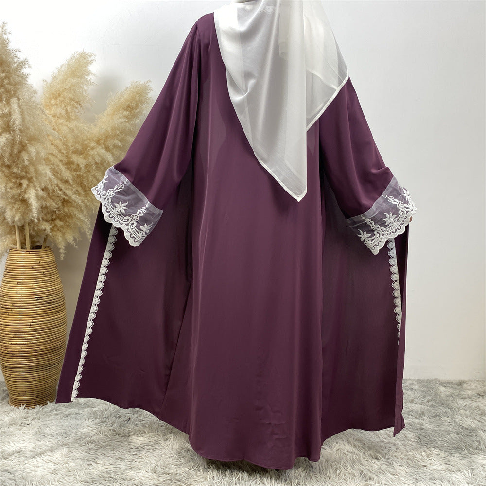 عباية مزينة بالدانتيل