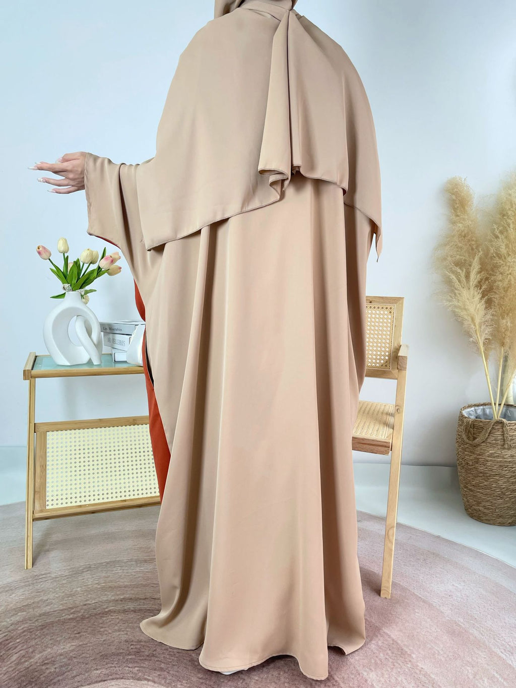 عباية متناسقة الألوان