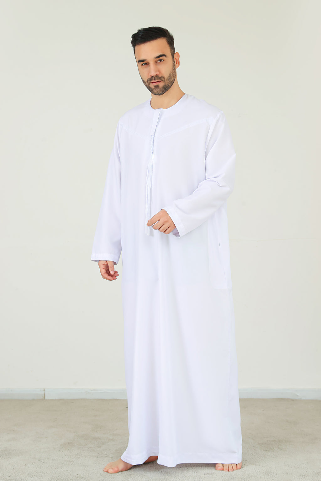 White Emirati Kandura