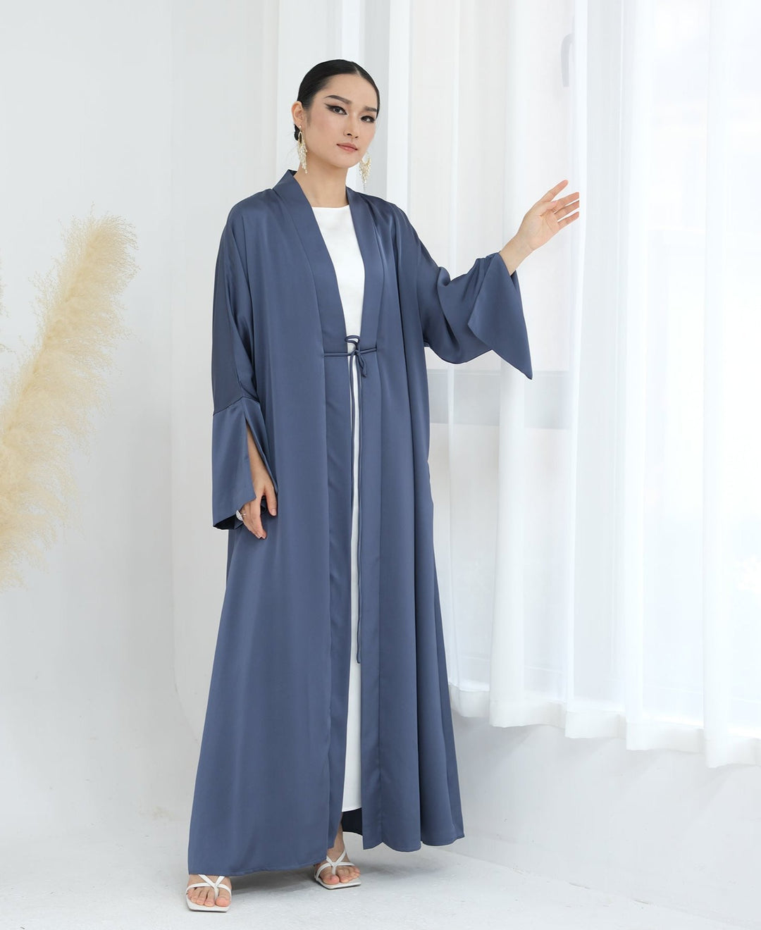 Elegant Lace Up Cardigan Abaya